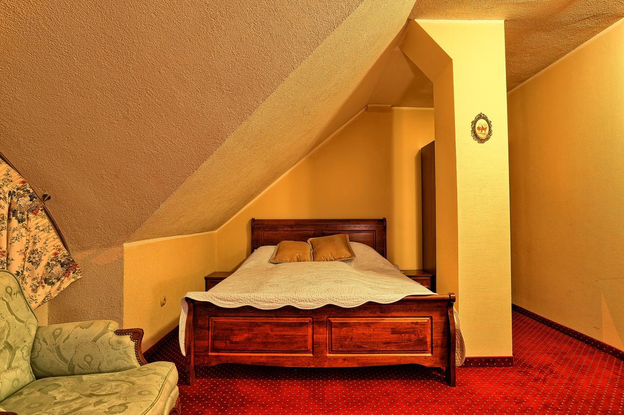 Hotel Zodiak Radomsko Exterior photo