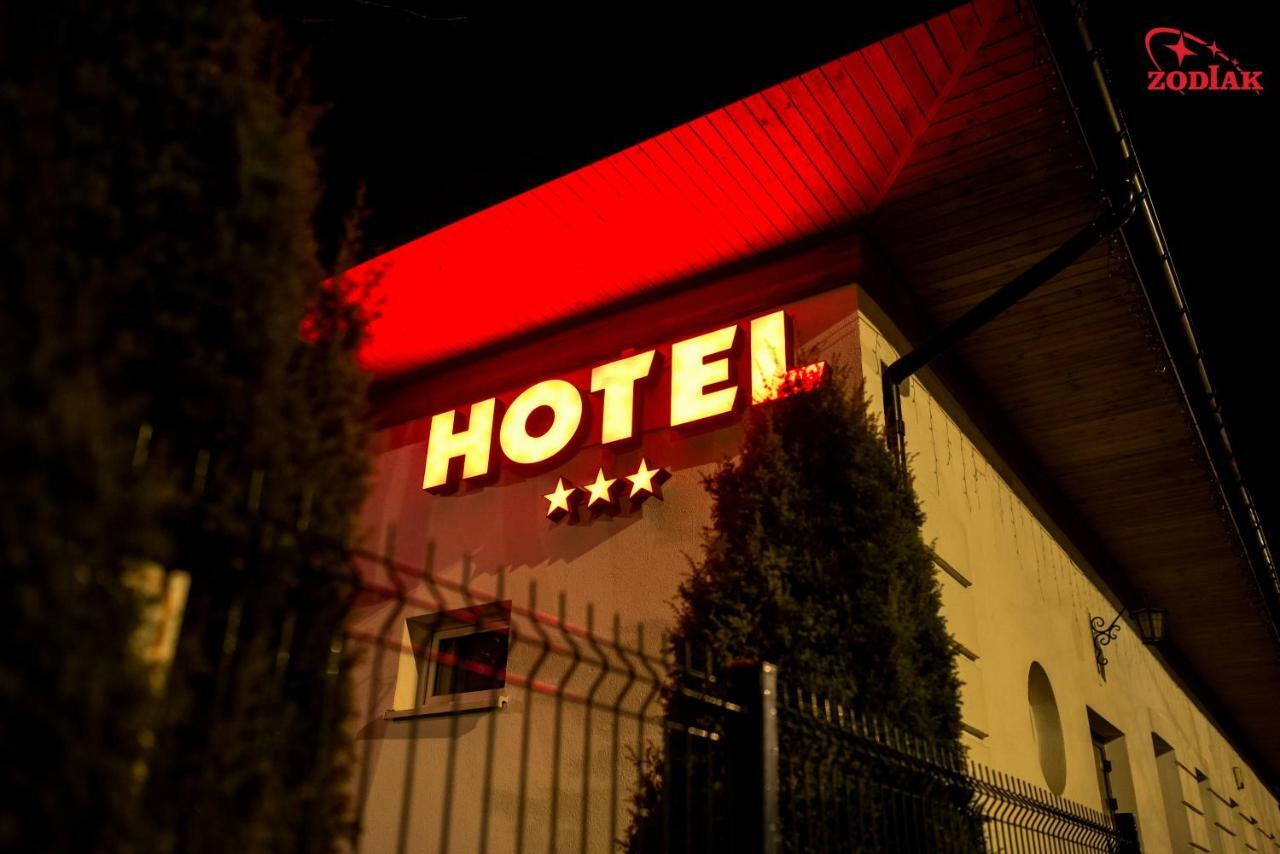 Hotel Zodiak Radomsko Exterior photo